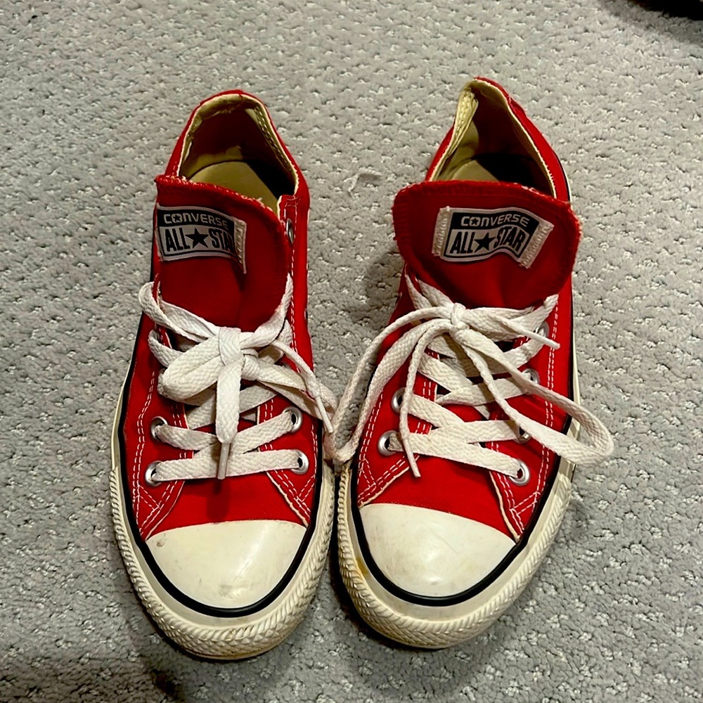 Converse Men’s size 5